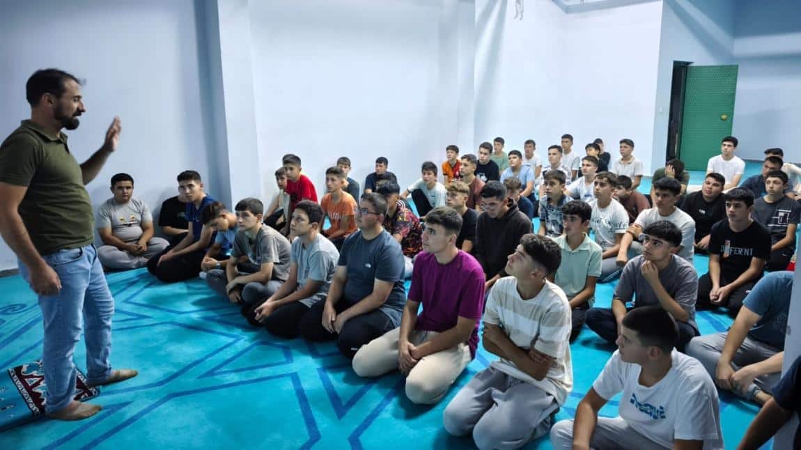 PANSİYONDAKİ ÖĞRENCİLERİMİZLE NAMAZ BULUŞMASI